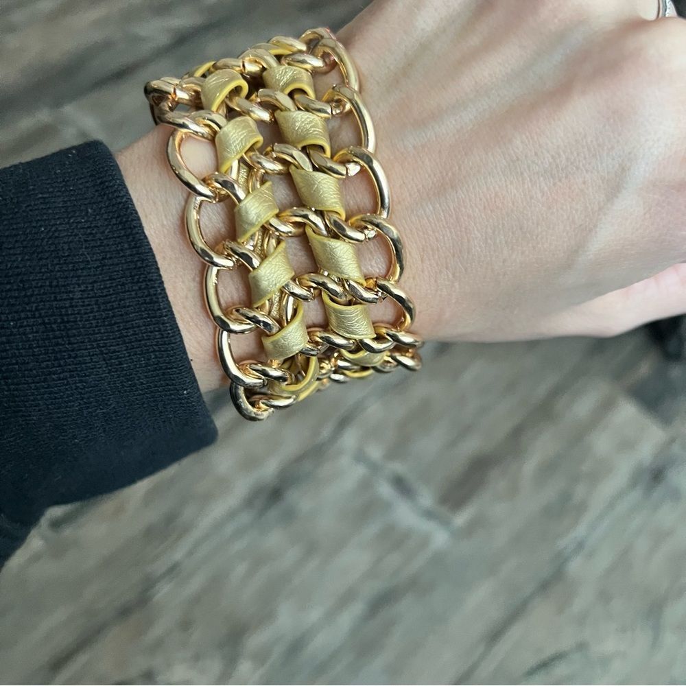 Thick bracelet for ladies